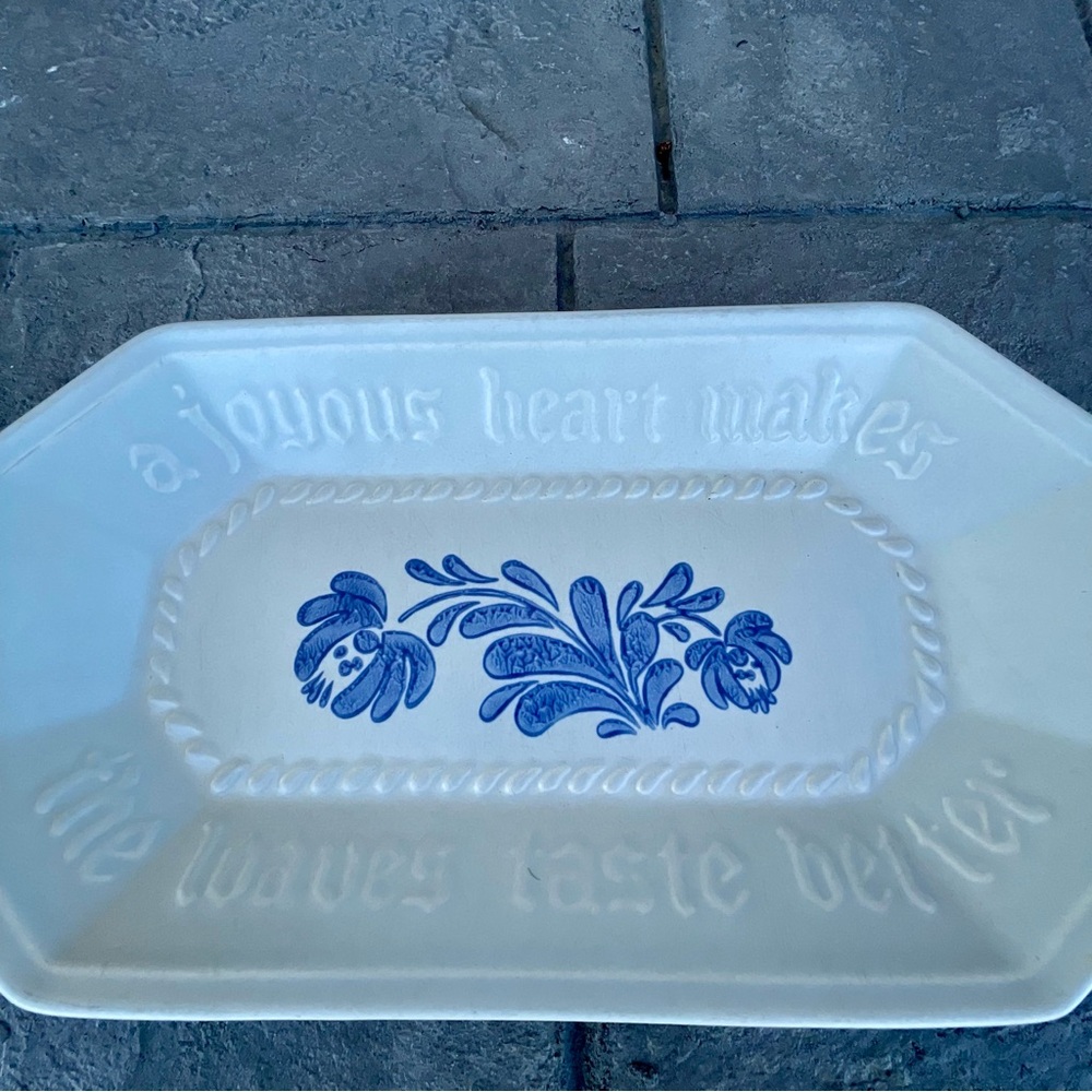Pfaltzgraff Bread Tray Blue Floral Yorktowne Stoneware Dining Kitchen Grandma - Picture 3 of 7